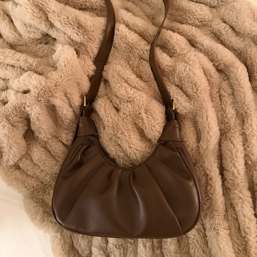 Revolve Purse - Picture 2 of 6